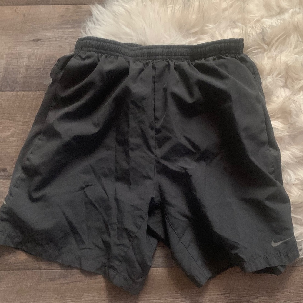 Men’s running shorts